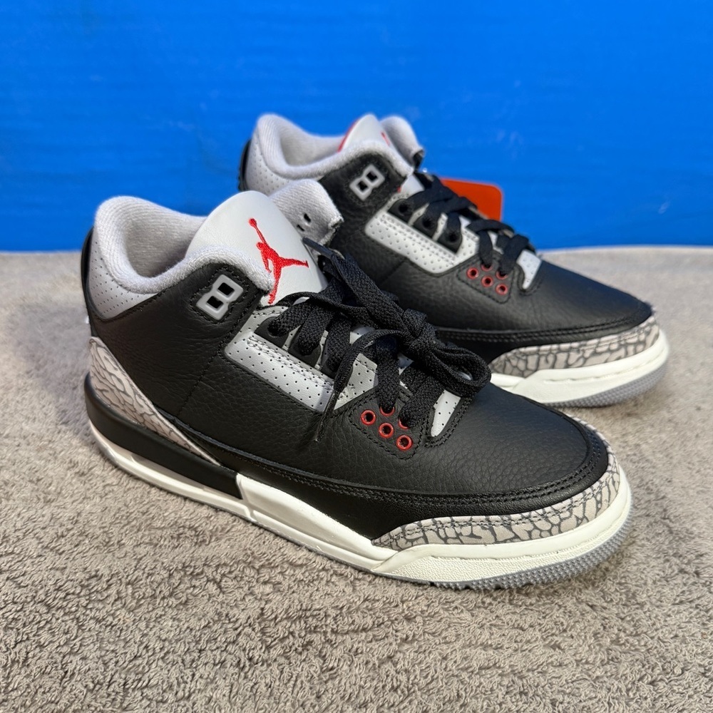 Jordan 3 GS black cement
Brand new